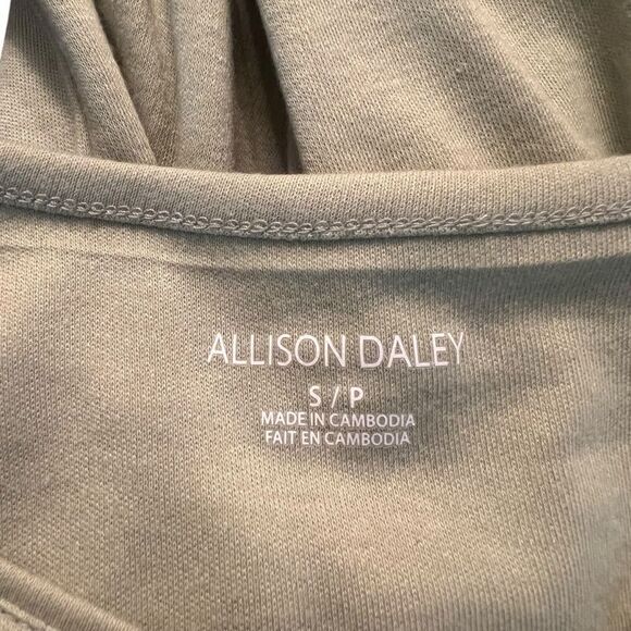 3 for $30! Allison Daley green short sleeve shirt - Picture 3 of 6